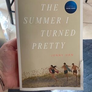 The Summer I Turned Pretty by Jenny Han - Cream Cover